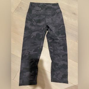 Lululemon camo capris